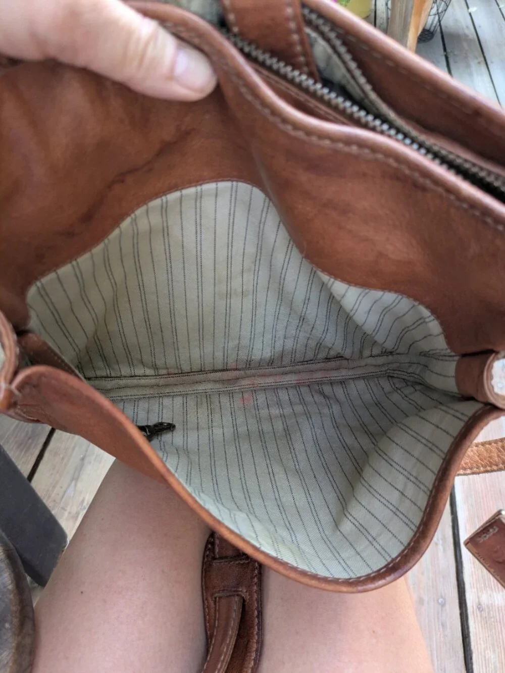 FRYE Vintage Campus Cognac Leather Crossbody Handbag w/ Logo Tag.